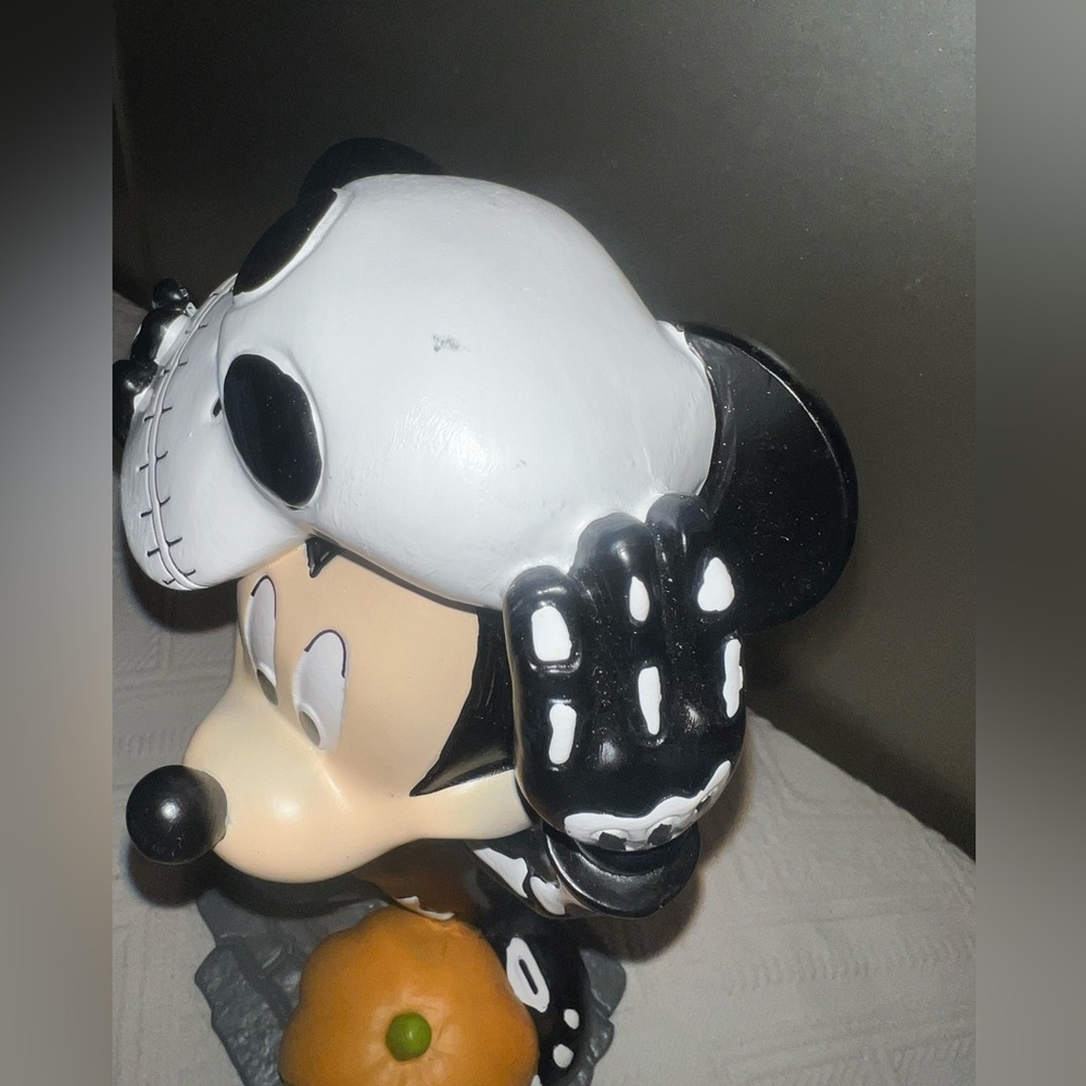 Skeleton Mickey Mouse - Picture 6 of 12